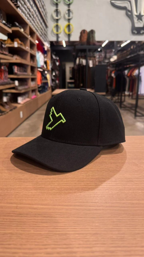 BONÉ THANKFIELD PRETO E VERDE COM LOGO FRONTAL