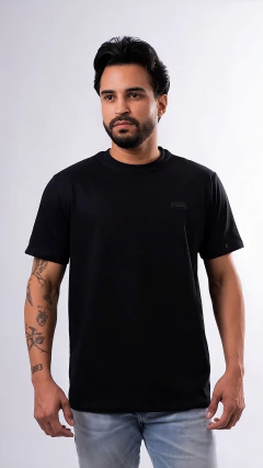 CAMISETA THANKFIELD MASCULINA PRETA BASICA COM LOGO PRETO