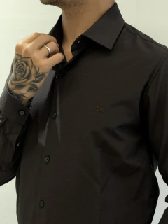 CAMISA MASCULINA OGOCHI MANGA LONGA SLIM CHOCOLATE - SELARIA GUIMARÃES - MAIOR LOJA COUNTRY DE MINAS GERAIS, ENTRE AS MAIORES DO MUNDO!