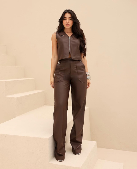 SALDO • Conjunto couro eco | colete + calça - comprar online