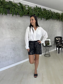 Bermuda jeans lavagem preta | tachas na internet