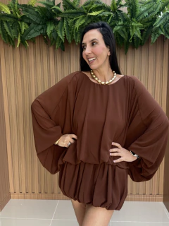 Vestido-macaquinho chiffon | manga longa ampla na internet