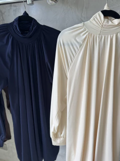 Vestido curto tecido fluit | golinha alta + saia balonê - comprar online