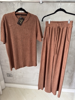SALDO • Conjunto canelado ana ruga | calça + tee alongada - Tatte Store