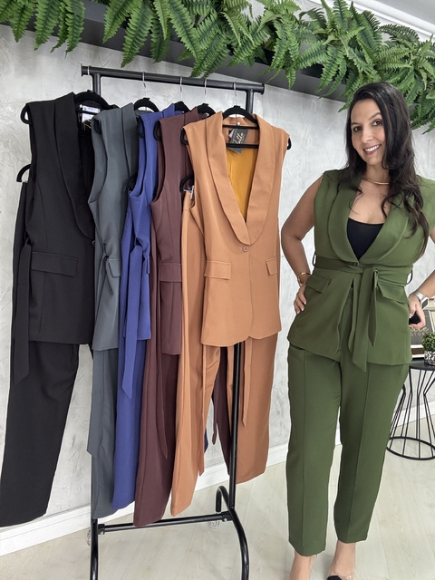 SALDO • Conjunto alfaiataria | colete alongado + calça reta - comprar online