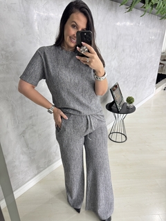 SALDO • Conjunto canelado ana ruga | calça + tee alongada - comprar online