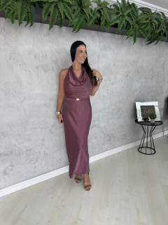 Vestido longo acetinado + cinto | decote degagê na internet