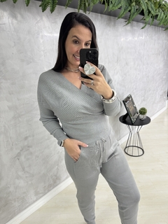 Conjunto modal | blusa transpassada + calça jogger - Tatte Store