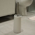 Escova e Porta Escova Sanitária com Suporte de Plástico Branco