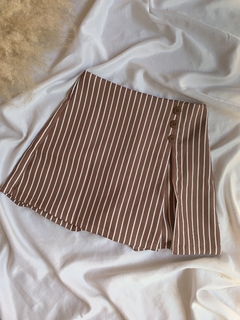 Short saia listrado alfaiataria