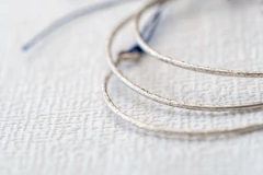 Pulsera Lucy Plata Martelé - Luli Basanisi - Joyería Contemporánea