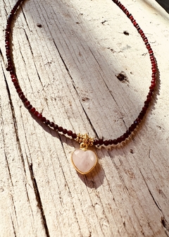 Collar Granate Heart Charm - Luli Basanisi - Joyería Contemporánea