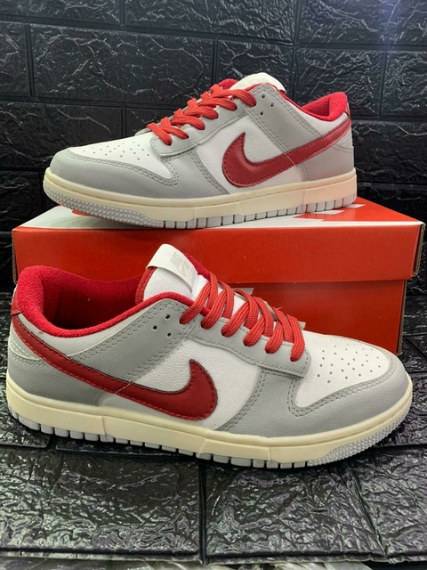 Nike DUNK • Cinza/Vermelho
