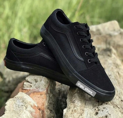 Vans Old Skool • Preto na internet