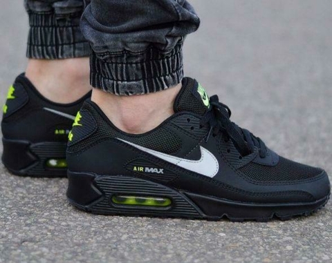 Air Max 90 • Preto/Verde