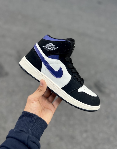Air Jordan • Preto/Roxo