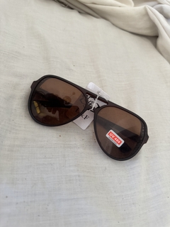 Gafas marrones globo en internet