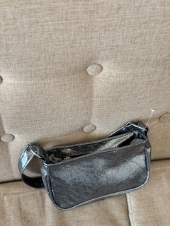 Cartera bananita metallic - comprar online