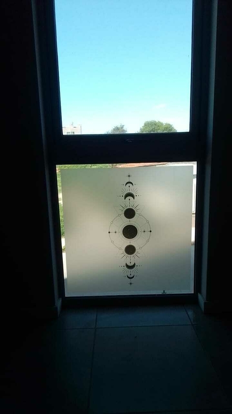Vinilo esmerilado impreso "MOON"