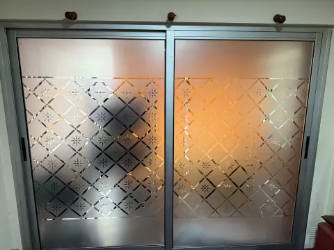 Vinilo Esmerilado calado "TRAMA 2"