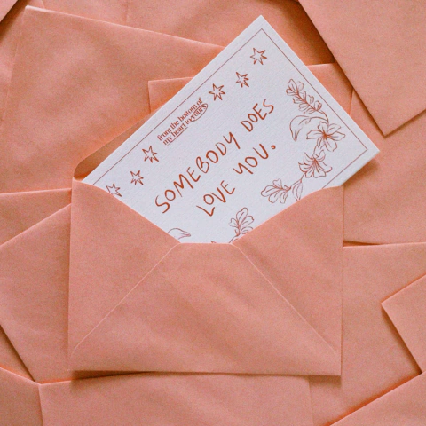 POSTCARD SOMEBODY DOES LOVE YOU - comprar online