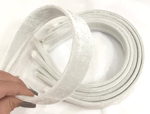 COD 7209 - Tiara 30mm de Veludo Branco - Unidade