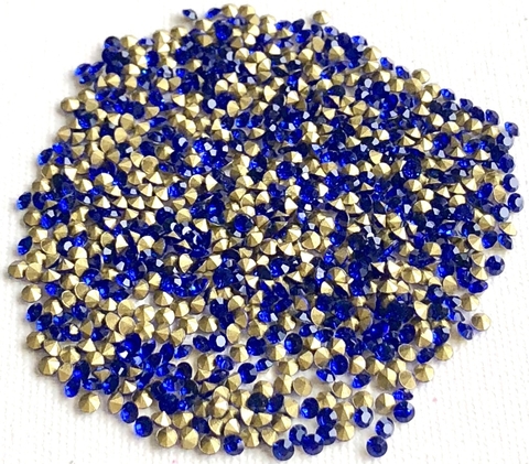 COD 2745 - Pedras de Strass SS8,5/PP18 Sapphire - Pacote com 30 Pedras