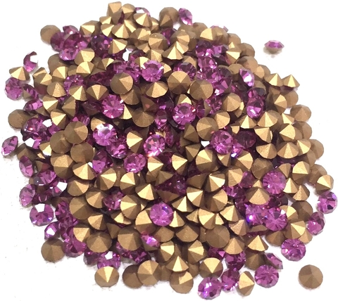 COD 6531 - Pedras de Strass SS12/PP24 Fuchsia - Pacote com 30 Pedras
