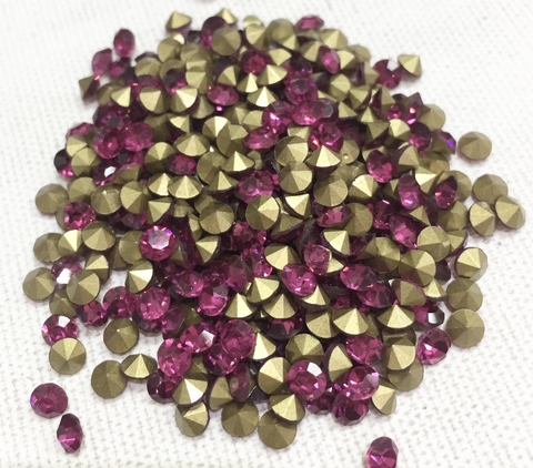 COD 6542 - Pedras de Strass SS14,5/PP28 Fuchsia - Pacote com 30 Pedras