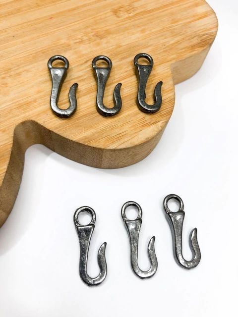 COD 4850 - Fecho Anzol Folheado Grafite - Unidade