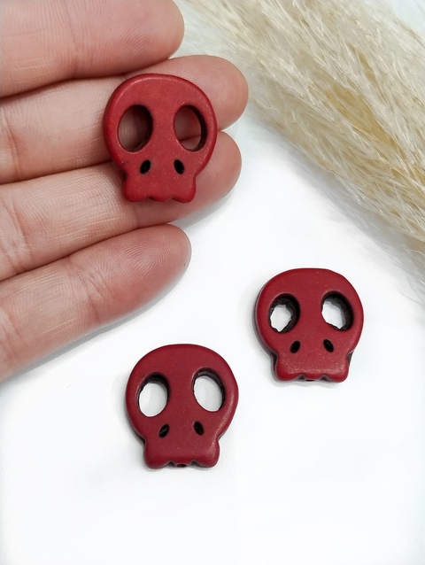 COD 2277 - Caveira Passante de Howlita Coral 22mm - 5 Unidades