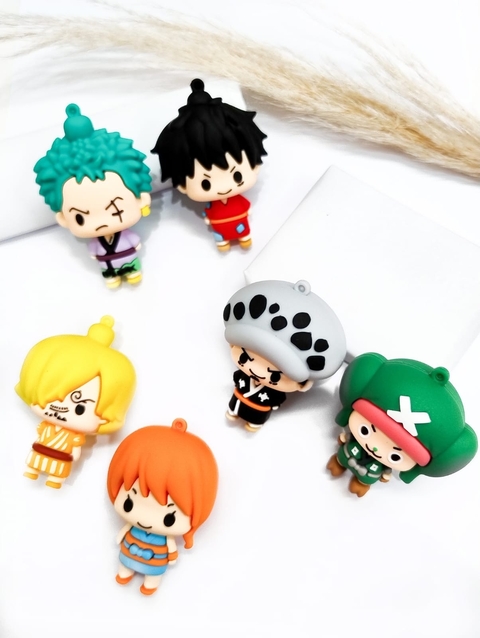 COD 9833 - Pingente Emborrachado 5.7x4.0 One Piece 2 - Unidade