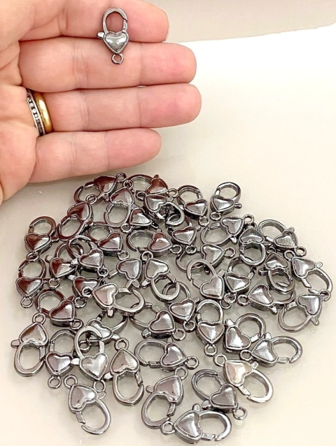 COD 4677 - Fecho (FAKE) Lagosta Coração Grafite - Unidade