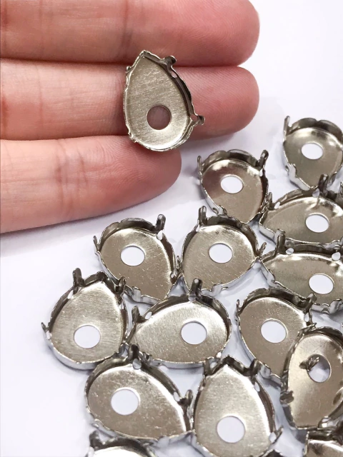 COD 9326 - Caixa Para Chaton Engrampado Gota 13x18 Prateado - 10 Unidades