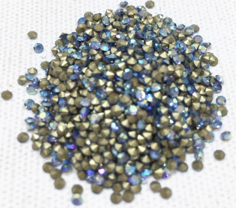COD 6589 - Pedras de Strass SS4,5/PP10 Light Sapphire - Pacote com 30 Pedras
