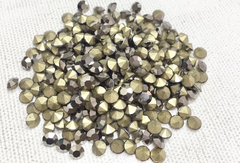 COD 6547 - Pedras de Strass SS14,5/PP28 Hematite - Pacote com 30 Pedras