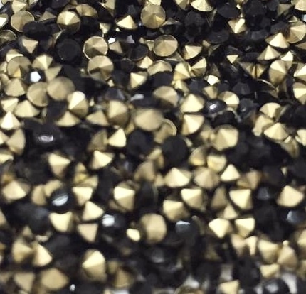 COD 6604 - Pedras de Strass SS6,5/PP14Jet - Pacote com 30 Pedras