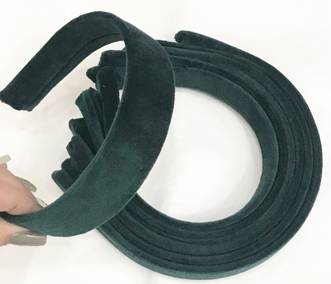 COD 7207 - Tiara 30mm de Veludo Verde Broto - Unidade
