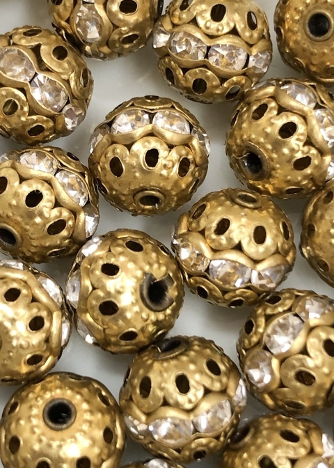 COD 3957 - Bola de Strass 10mm Trabalhada Dourada - 4 Unidades
