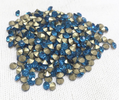 COD 6544 - Pedras de Strass SS14,5/PP28 Blue Zircon - Pacote com 30 Pedras
