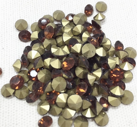 COD 6581 - Pedras de Strass SS20 Smoked Topaz - Pacote com 10 Pedras