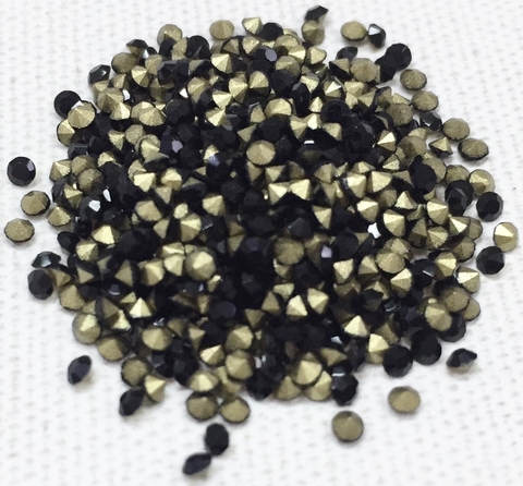 COD 6594 - Pedras de Strass SS4,5/PP10 Jet - Pacote com 30 Pedras
