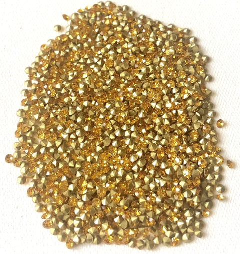 COD 2852 - Pedras de Strass SS8,5/PP18 Perfecta Sun - Pacote com 30 Pedras