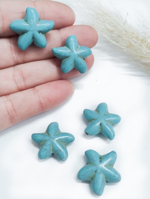 COD 5596 - Estrela Passante Howlita Turquesa 2.2x2.0 - 5 Unidades