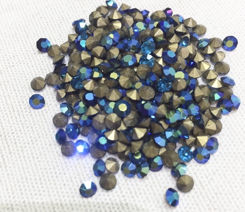 COD 6541 - Pedras de Strass SS14,5/PP28 Light Sapphire - Pacote com 30 Pedras