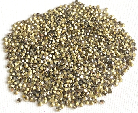 COD 2742 - Pedras de Strass SS8,5/PP18 Aurum - Pacote com 30 Pedras