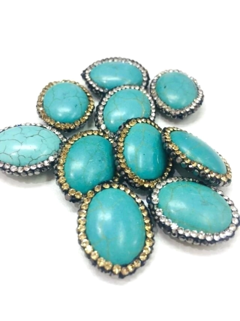 COD 4138 - Pedra Natural Passante Turquesa Cravejada com Marcassitas e Strass - Unidade