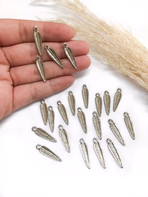 COD 713 - Pingente Mini Pena - Unidade