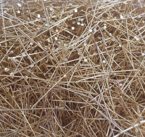 COD 4556 - Alfinete 2,0cm Dourado - 10 Gramas