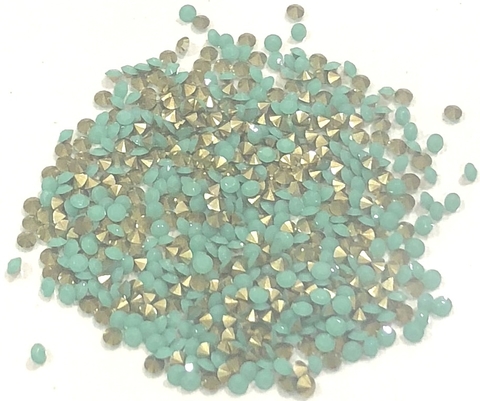 COD 2679 - Pedras de Strass SS12/PP24 Turquoise - Pacote com 30 Pedras